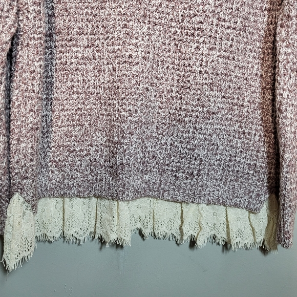 🩷 SOFT SURROUNDINGS Pink Knit Lace Underlay Detail Long Sleeve Top size - Picture 4 of 9